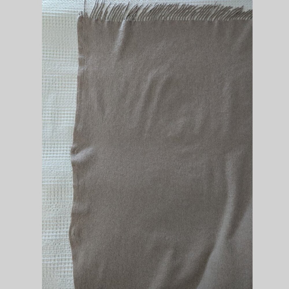 Pure Cashmere 100% Cashmere Beige Blanket Wrap - Picture 13 of 13